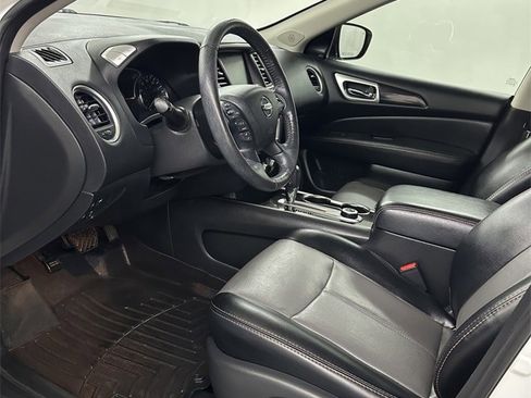Used 2020 Nissan Pathfinder SL image 10