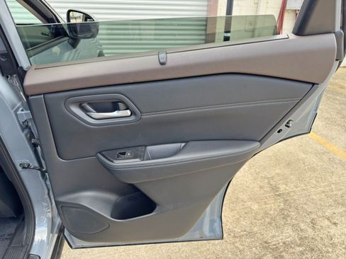 Used 2023 Nissan Rogue SL w/ SL Premium Package FWD image 43