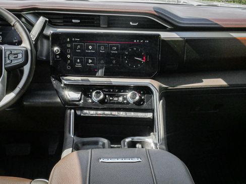 Used 2025 GMC Sierra 2500 Denali w/ Technology Package image 29