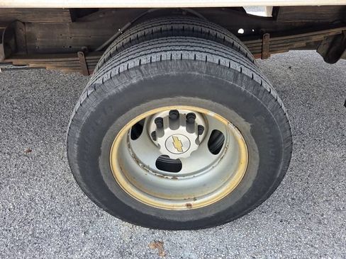 Used 2016 Chevrolet Express 3500 RWD image 4