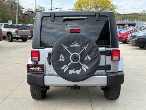 Used 2017 Jeep Wrangler Unlimited Sahara w/ Dual Top Group AWD/4WD image 15