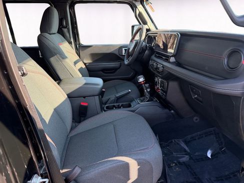 Used 2024 Jeep Wrangler Unlimited Rubicon w/ Convenience Group image 15