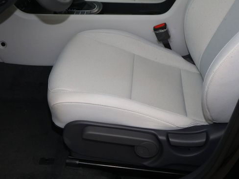 Used 2026 Hyundai Kona SE FWD image 12