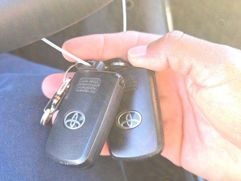 Used 2014 Toyota Avalon XLE Premium image 17