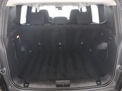 Used 2023 Jeep Renegade Latitude AWD/4WD image 25