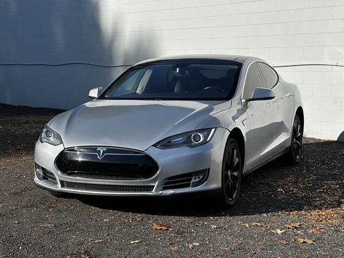 Used 2014 Tesla Model S 60 image 3