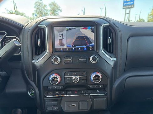 Used 2021 GMC Sierra 1500 AT4 w/ AT4 Premium Package AWD/4WD image 17