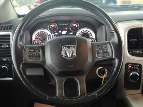 Used 2020 RAM 1500 Classic SLT w/ Luxury Group image 20