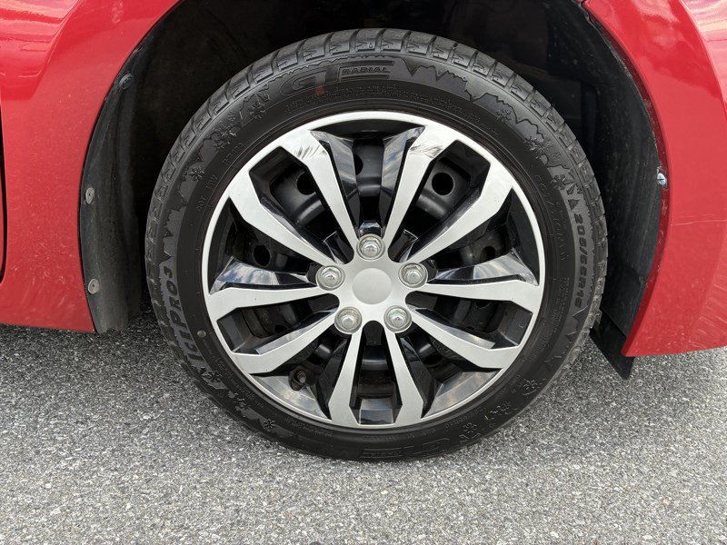Used 2015 Toyota Corolla LE FWD image 16