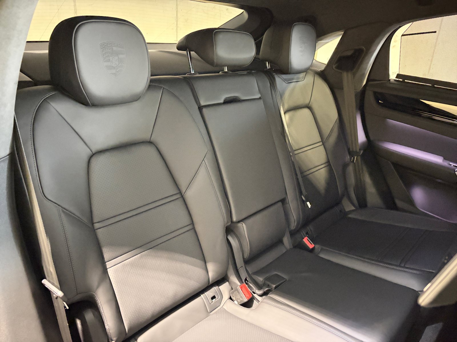 Certified 2023 Porsche Cayenne Turbo AWD/4WD image 27