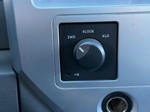 Used 2006 Dodge Ram 2500 Truck SLT image 25