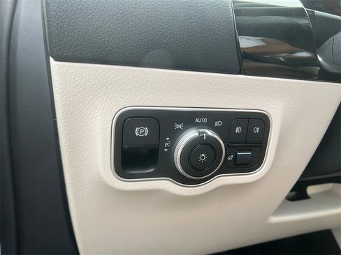 Used 2026 Mercedes-Benz GLA 250 4MATIC image 36