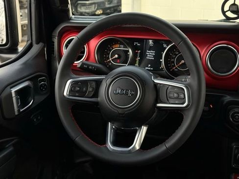 Used 2023 Jeep Gladiator Rubicon w/ Cold Weather Group image 8