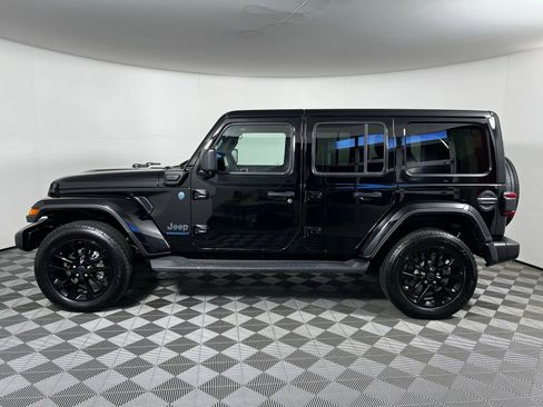 Used 2025 Jeep Wrangler Unlimited Sahara image 8