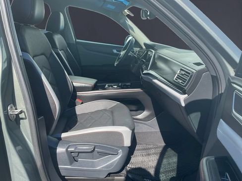 Used 2024 Volkswagen Atlas Peak Edition SE AWD/4WD image 15