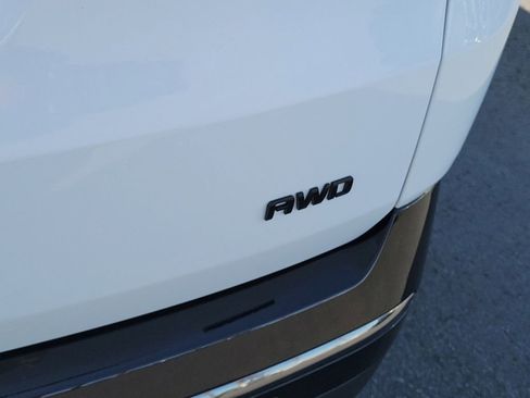 Used 2023 Chevrolet Traverse Premier w/ Redline Edition AWD/4WD image 26