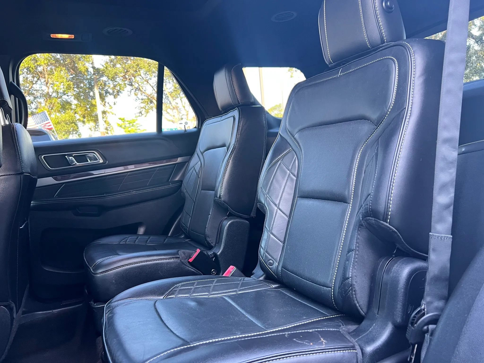 Used 2017 Ford Explorer Platinum AWD/4WD image 18