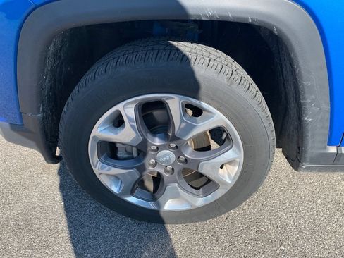 Used 2019 Jeep Compass Limited AWD/4WD image 2