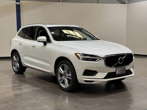 Used 2018 Volvo XC60 T6 Momentum w/ Convenience Package AWD/4WD image 4
