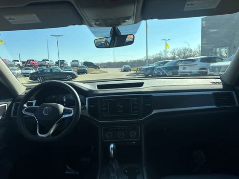 Used 2023 Volkswagen Atlas SE image 10