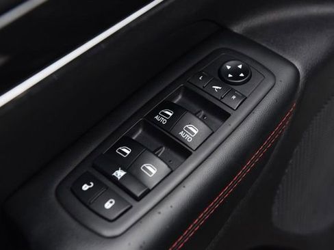 Used 2019 Jeep Grand Cherokee Trailhawk w/ Trailhawk Luxury Group AWD/4WD image 8