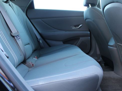 Used 2021 Hyundai Elantra SEL w/ Convenience + Premium Package image 39