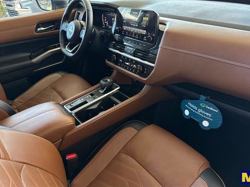 Used 2023 Nissan Pathfinder Platinum image 20