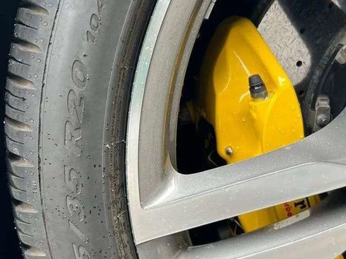 Used 2020 Ferrari Portofino Base image 42