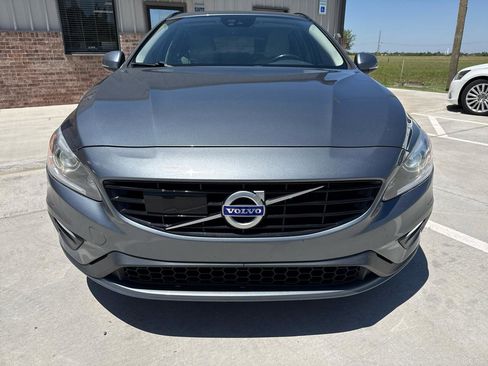 Used 2018 Volvo V60 T5 Dynamic w/ Vision Package FWD image 6
