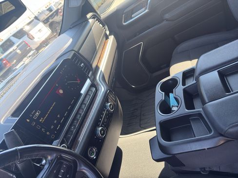 Used 2024 GMC Sierra 1500 Elevation image 10