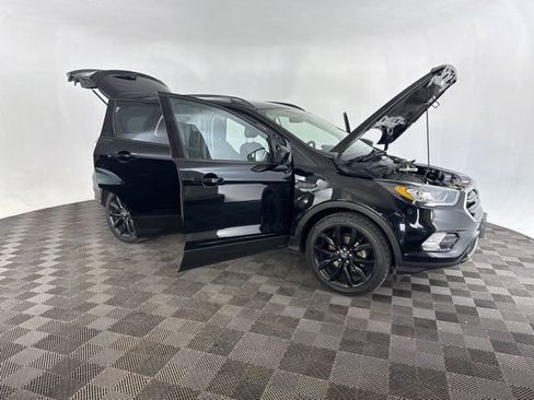 Used 2018 Ford Escape SE w/ SE Sport Appearance Package image 14