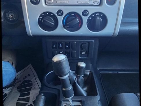 Used 2014 Toyota FJ Cruiser 4WD w/ Upgrade Package image 22
