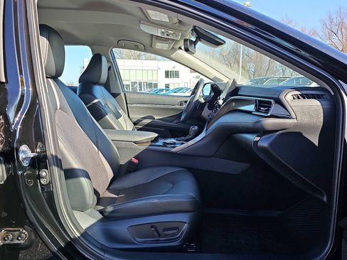 Used 2022 Toyota Camry XSE image 14