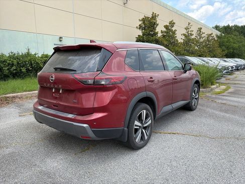 Used 2024 Nissan Rogue SL w/ SL Premium Package FWD image 6