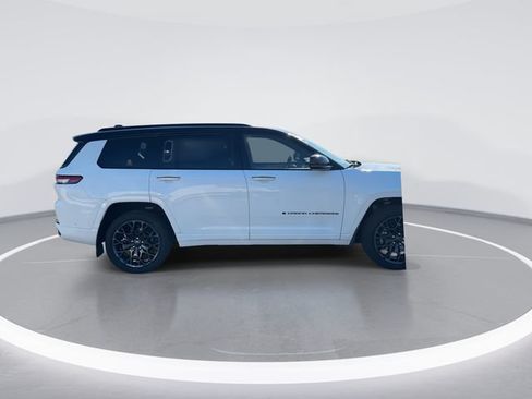 Used 2024 Jeep Grand Cherokee L Summit AWD/4WD image 8
