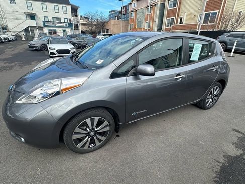 Used 2015 Nissan Leaf SL image 3