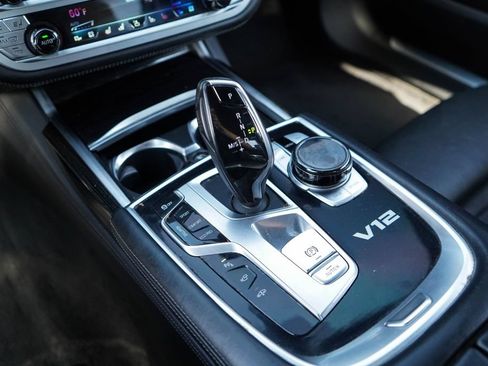 Used 2019 BMW M760i xDrive w/ Luxury Rear Seating Package AWD/4WD image 37