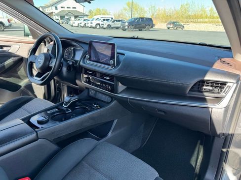 Used 2023 Nissan Rogue SV AWD/4WD image 33