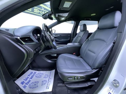 Used 2023 Buick Enclave Essence image 16