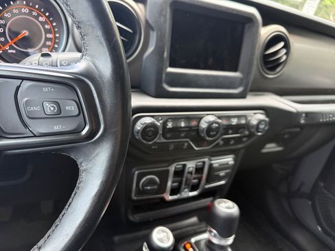 Used 2020 Jeep Wrangler Unlimited Sport AWD/4WD image 30