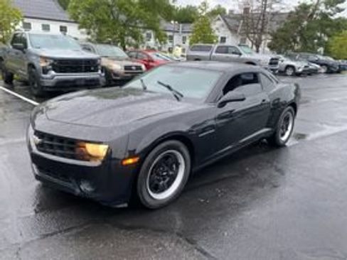 Used 2011 Chevrolet Camaro LS RWD image 1