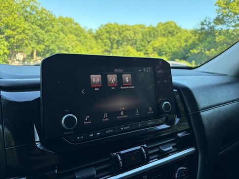 Used 2025 Nissan Pathfinder SV AWD/4WD image 19