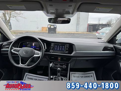 Used 2024 Volkswagen Jetta SE image 36