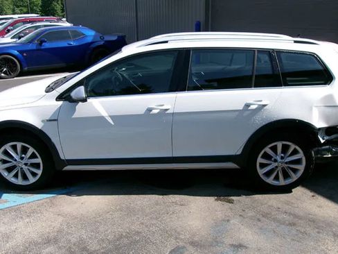 Used 2019 Volkswagen Golf Alltrack SEL AWD/4WD image 1