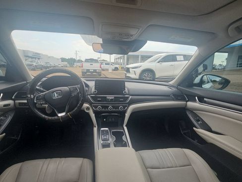 Used 2022 Honda Accord Touring image 12