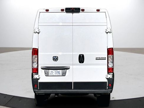 Used 2025 RAM ProMaster 2500 w/ Convenience Group FWD image 8