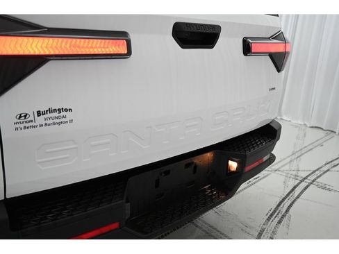 Used 2025 Hyundai Santa Cruz SE image 49