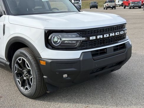 New 2025 Ford Bronco Sport Outer Banks w/ Outer Banks Tech Package+ image 9