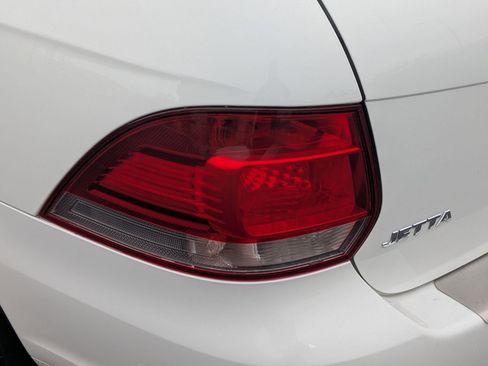 Used 2013 Volkswagen Jetta TDI image 13