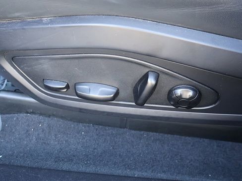 Used 2020 Porsche Taycan Turbo image 35